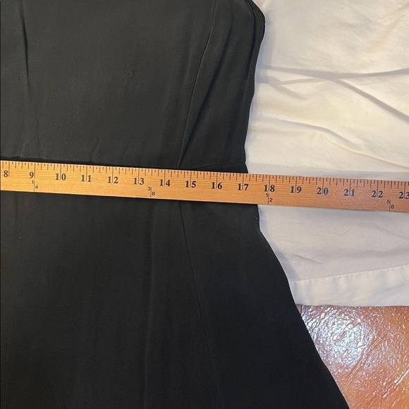 Silk Elegant Black Sleeveless Dress - Picture 10 of 11